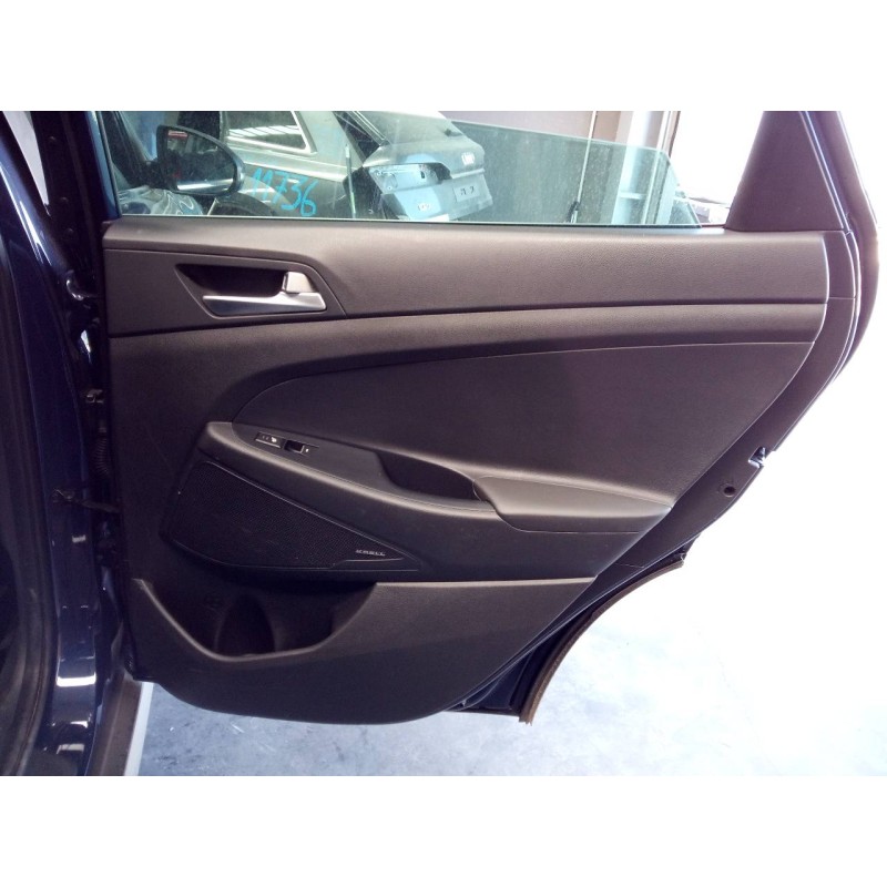 Recambio de guarnecido puerta trasera derecha para hyundai tucson style 2wd referencia OEM IAM   