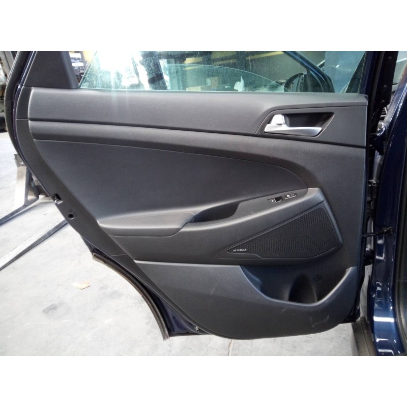 Recambio de guarnecido puerta trasera izquierda para hyundai tucson style 2wd referencia OEM IAM   