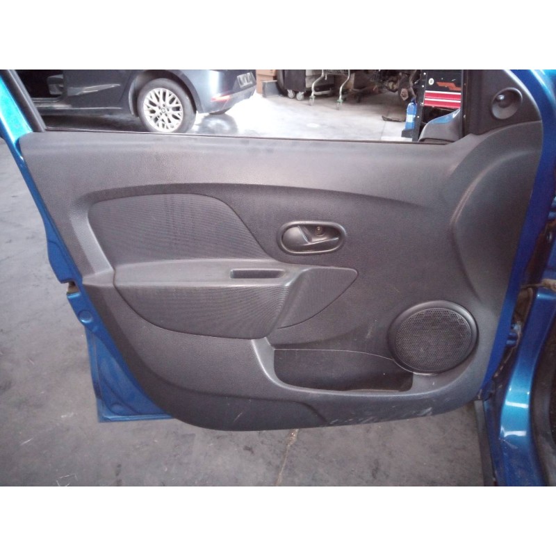 Recambio de guarnecido puerta delantera izquierda para dacia sandero stepway referencia OEM IAM   