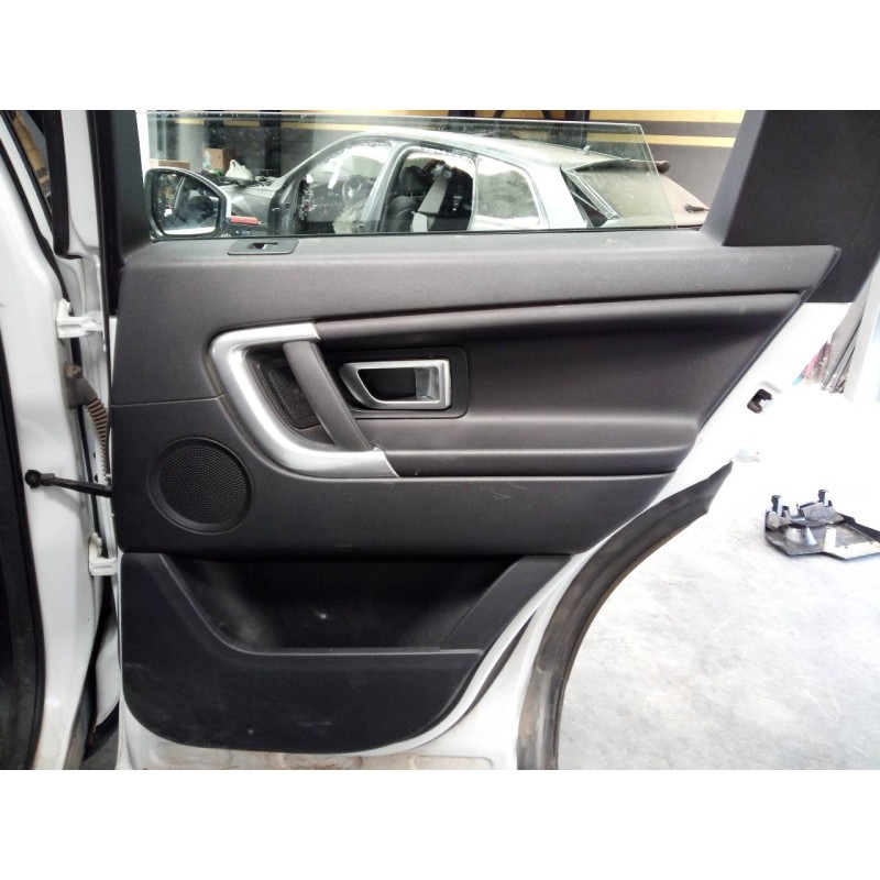 Recambio de guarnecido puerta trasera derecha para land rover discovery sport se referencia OEM IAM   