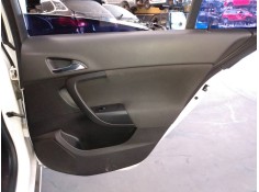 Recambio de guarnecido puerta trasera derecha para opel insignia berlina cosmo referencia OEM IAM   
