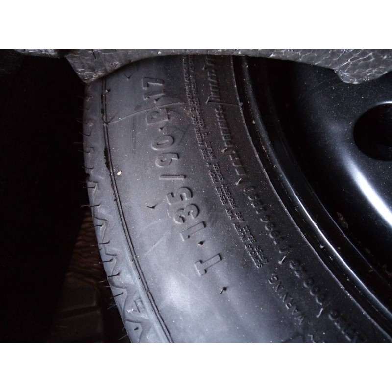 Recambio de neumatico repuesto para ford kuga (cbv) titanium 4x2 referencia OEM IAM T135/90/17  