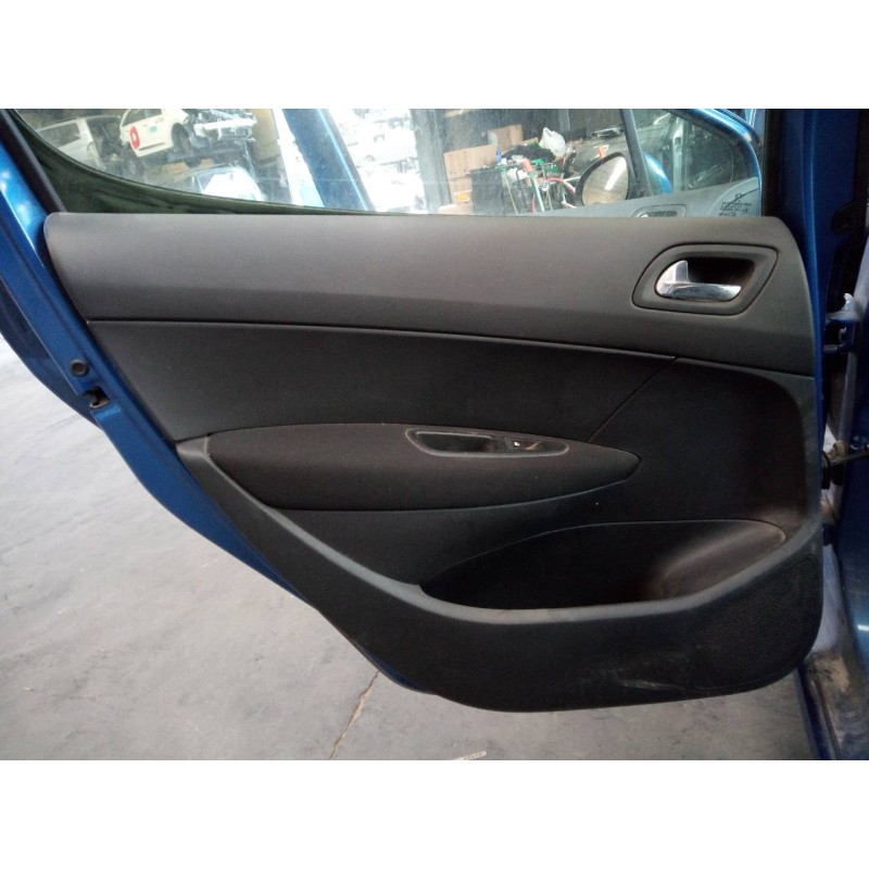 Recambio de guarnecido puerta trasera izquierda para peugeot 308 confort referencia OEM IAM   
