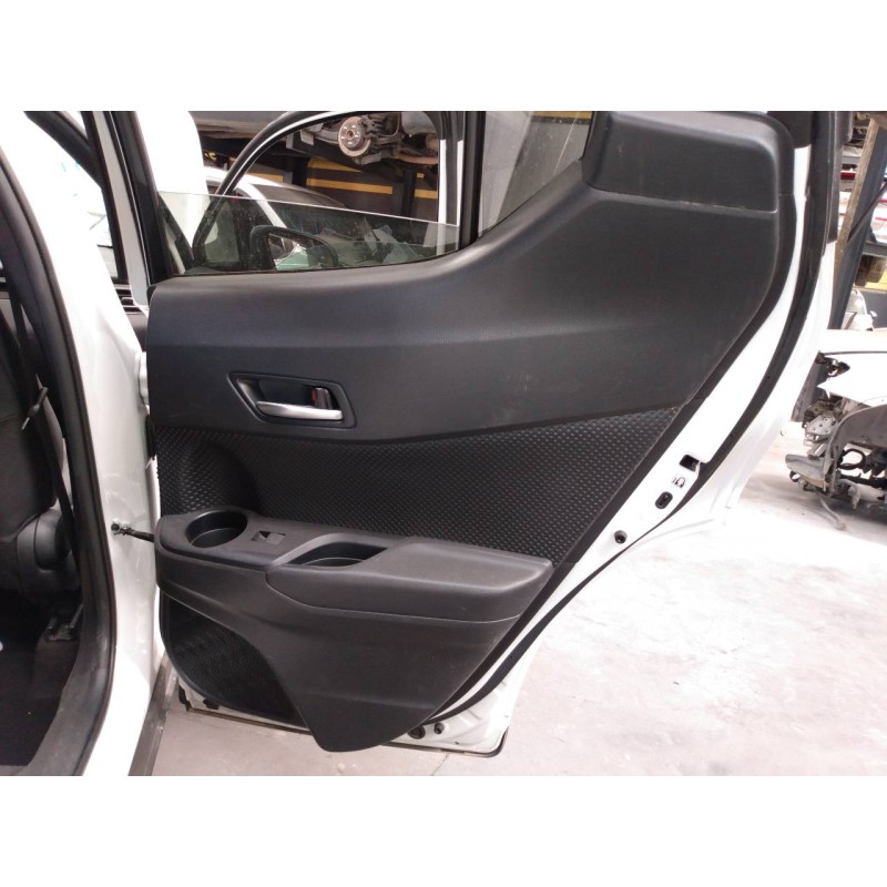 Recambio de guarnecido puerta trasera derecha para toyota c-hr hybrid dynamic referencia OEM IAM   
