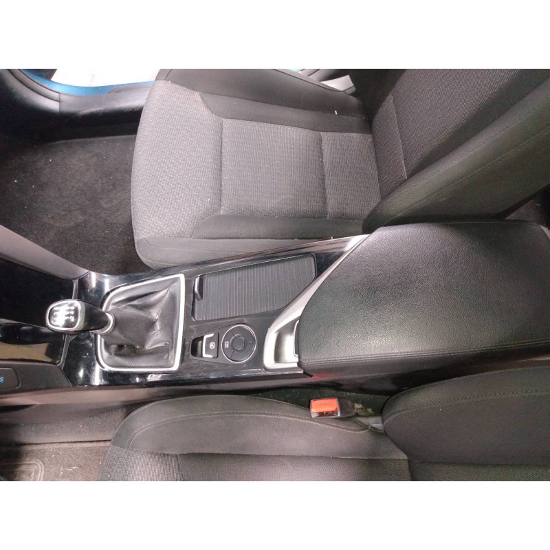 Recambio de consola central para hyundai i40 tecno blue referencia OEM IAM   