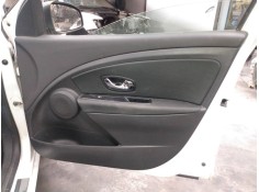 GUARNECIDO PUERTA DELANTERA DERECHA 