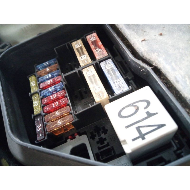 Recambio de caja reles / fusibles para audi q7 (4l) 4.2 tdi (240kw) referencia OEM IAM   