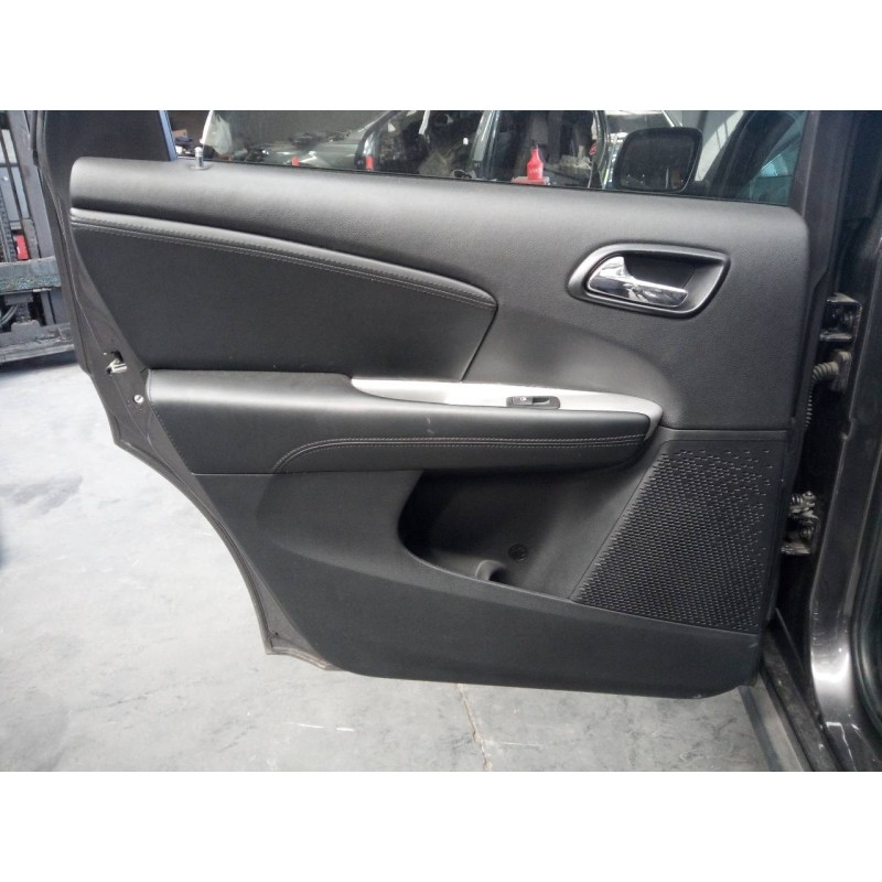 Recambio de guarnecido puerta trasera izquierda para fiat freemont (345) lounge referencia OEM IAM   