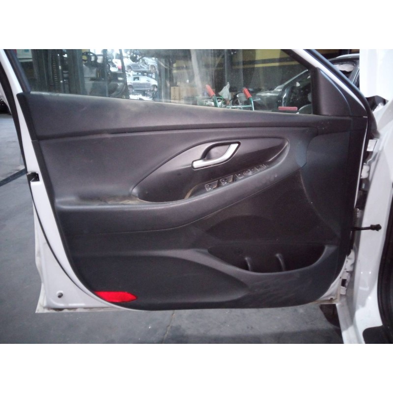 Recambio de guarnecido puerta delantera izquierda para hyundai i30 fastback tecno referencia OEM IAM   