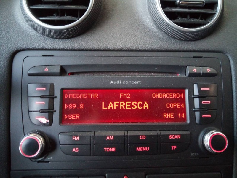 Recambio de sistema audio / radio cd para audi a3 (8p) 2.0 tdi ambiente referencia OEM IAM   