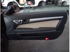 GUARNECIDO PUERTA DELANTERA DERECHA 