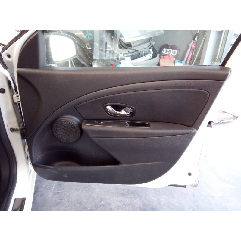 Recambio de guarnecido puerta delantera derecha para renault megane iii berlina 5 p limited referencia OEM IAM   