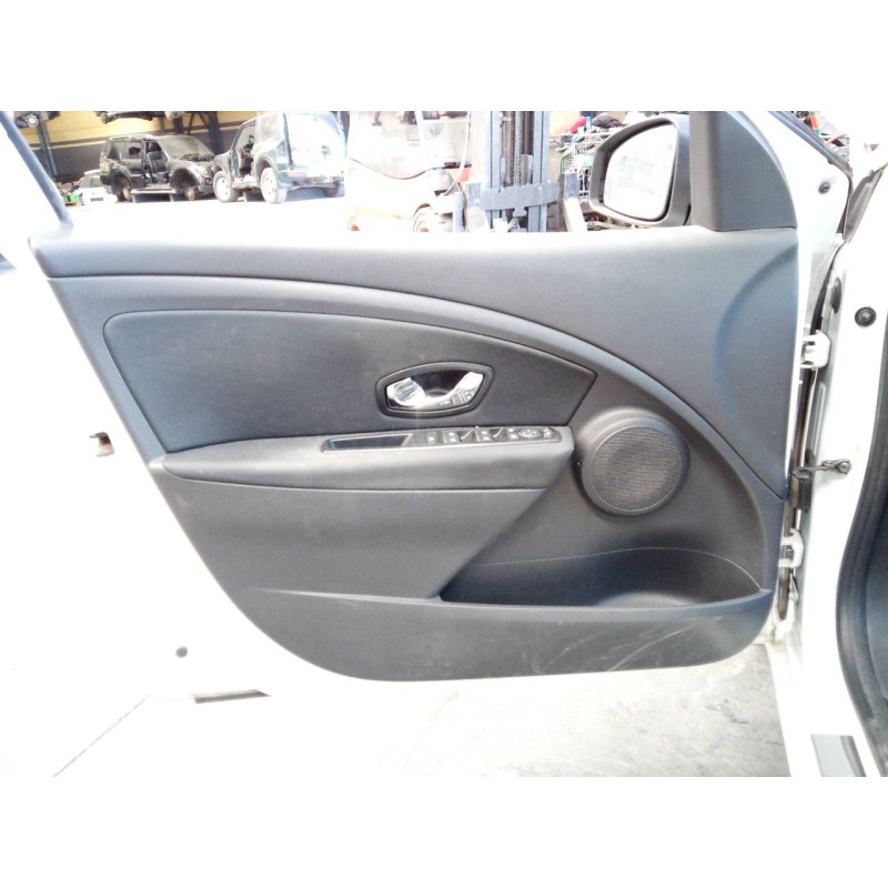 Recambio de guarnecido puerta delantera izquierda para renault megane iii berlina 5 p limited referencia OEM IAM   