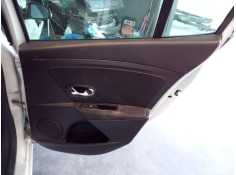 Recambio de guarnecido puerta trasera derecha para renault megane iii berlina 5 p limited referencia OEM IAM   