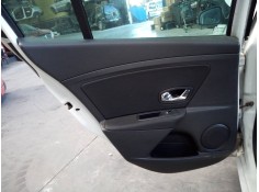 Recambio de guarnecido puerta trasera izquierda para renault megane iii berlina 5 p limited referencia OEM IAM   