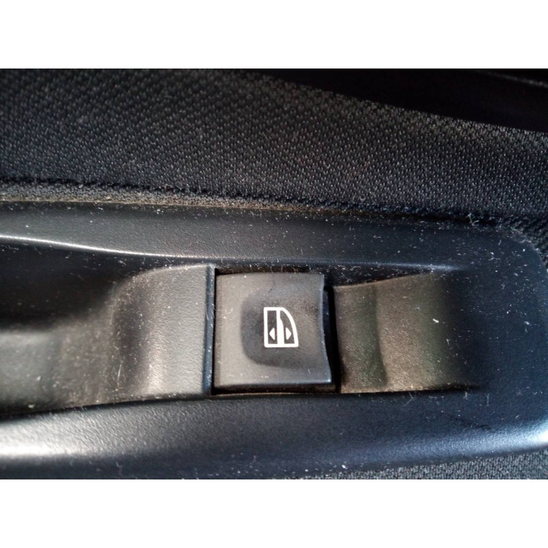 Recambio de guarnecido puerta trasera izquierda para renault megane iii berlina 5 p limited referencia OEM IAM   