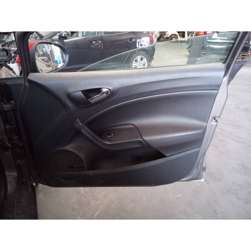 Recambio de guarnecido puerta delantera derecha para seat ibiza (6p1) fr referencia OEM IAM   