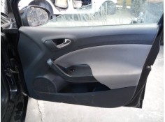 GUARNECIDO PUERTA DELANTERA DERECHA 