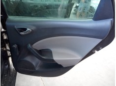 GUARNECIDO PUERTA TRASERA DERECHA 
