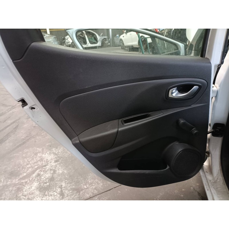 Recambio de guarnecido puerta trasera izquierda para renault clio iv authentique referencia OEM IAM   