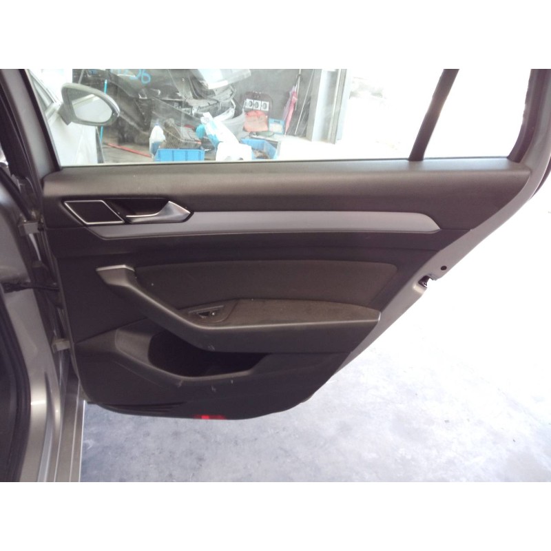 Recambio de guarnecido puerta trasera derecha para volkswagen passat variant (3g5) advance bmt referencia OEM IAM   
