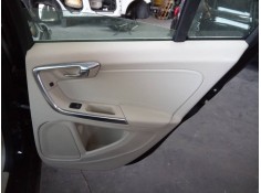 GUARNECIDO PUERTA TRASERA DERECHA 