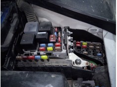 CAJA RELES / FUSIBLES 