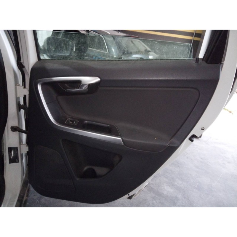 Recambio de guarnecido puerta trasera derecha para volvo xc60 momentum drive referencia OEM IAM   