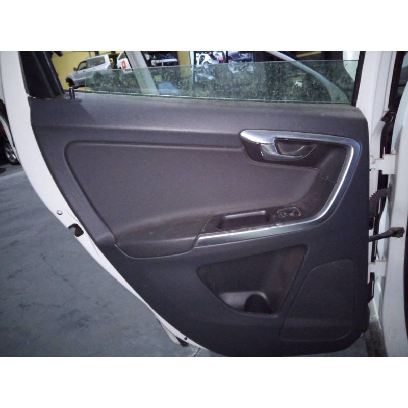 Recambio de guarnecido puerta trasera izquierda para volvo xc60 momentum drive referencia OEM IAM   