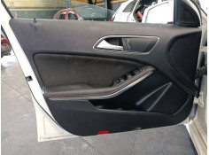 GUARNECIDO PUERTA DELANTERA IZQUIERDA 