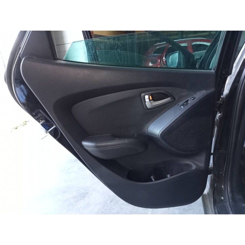Recambio de guarnecido puerta trasera izquierda para hyundai ix35 style awd referencia OEM IAM   