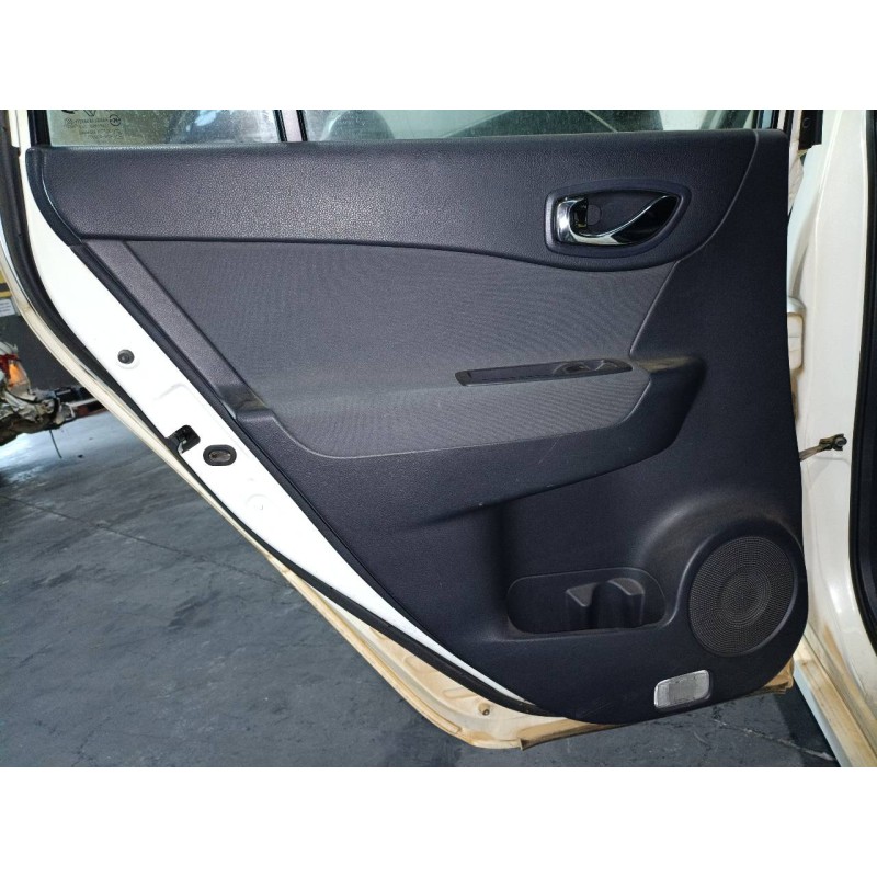 Recambio de guarnecido puerta trasera izquierda para renault koleos expression referencia OEM IAM   
