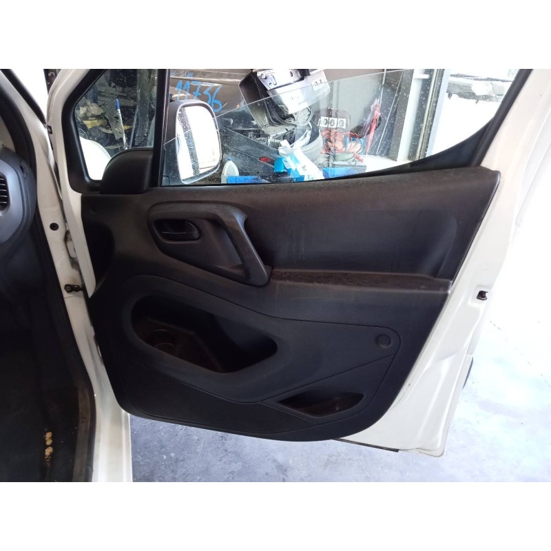 Recambio de guarnecido puerta delantera derecha para peugeot partner kasten confort l1 referencia OEM IAM   