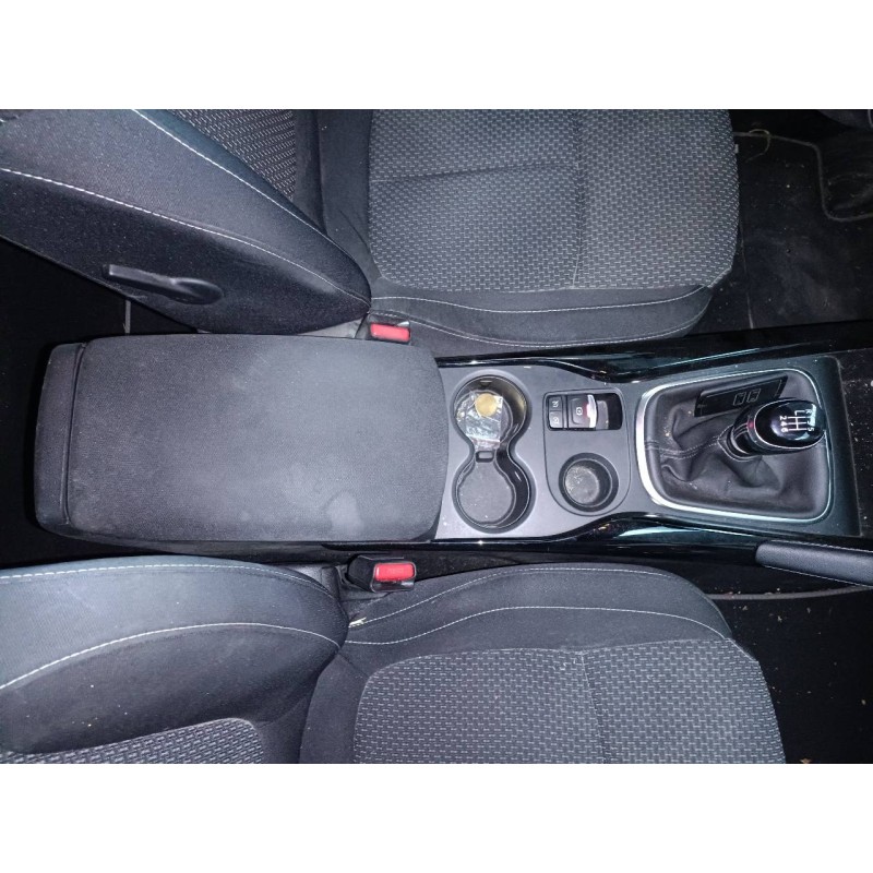 Recambio de consola central para renault kadjar zen referencia OEM IAM   