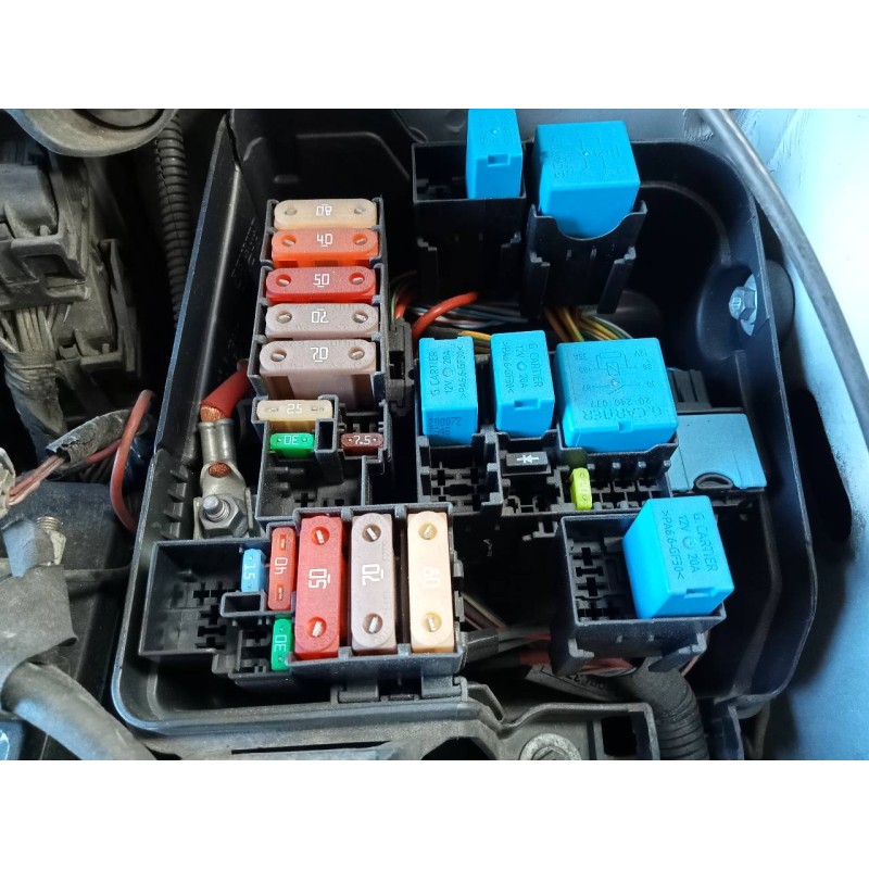 Recambio de caja reles / fusibles para dacia lodgy laureate referencia OEM IAM   