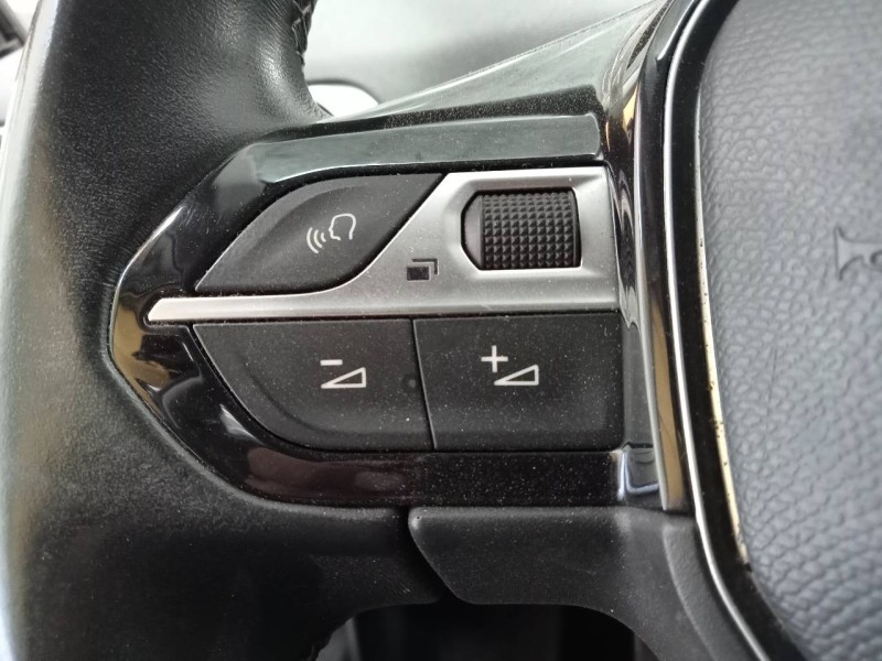 Recambio de volante para peugeot 5008 gt line referencia OEM IAM   
