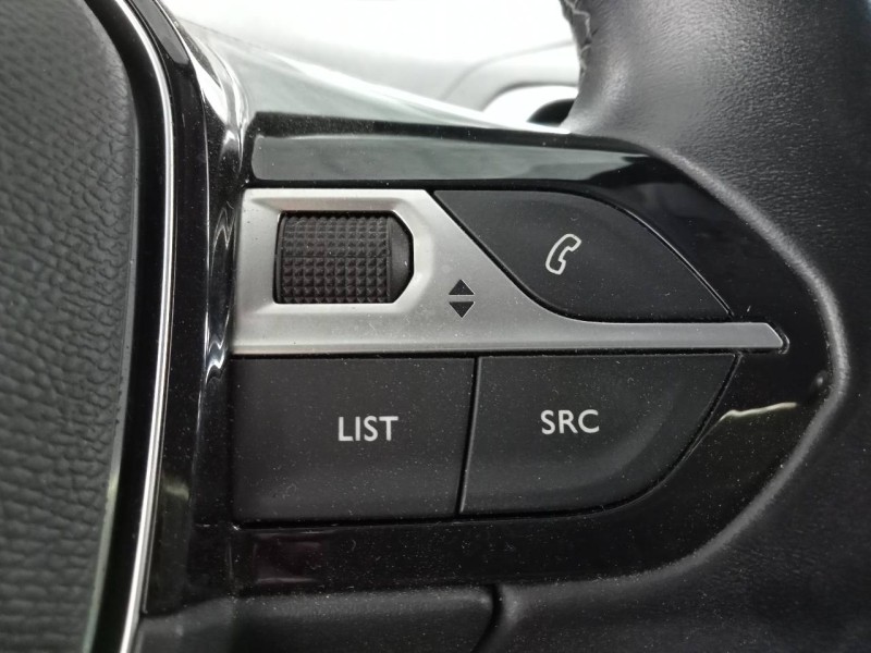 Recambio de volante para peugeot 5008 gt line referencia OEM IAM   