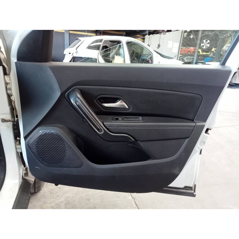 Recambio de guarnecido puerta delantera derecha para dacia duster ii access referencia OEM IAM   
