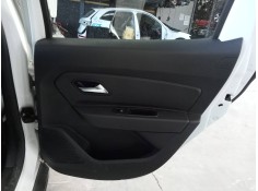 GUARNECIDO PUERTA TRASERA DERECHA 