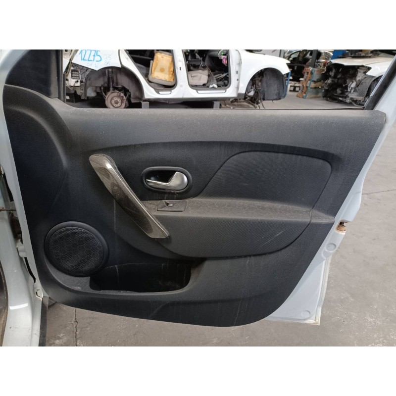 Recambio de guarnecido puerta delantera derecha para dacia sandero stepway ambiance referencia OEM IAM   