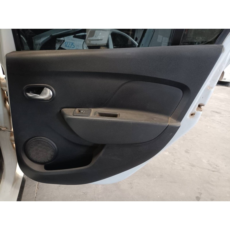 Recambio de guarnecido puerta trasera derecha para dacia sandero stepway ambiance referencia OEM IAM   