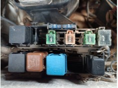 CAJA RELES / FUSIBLES 