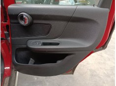 GUARNECIDO PUERTA TRASERA DERECHA 