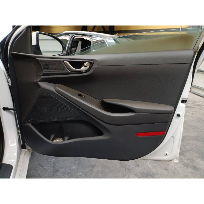 Recambio de guarnecido puerta delantera derecha para hyundai ioniq hybrid referencia OEM IAM   