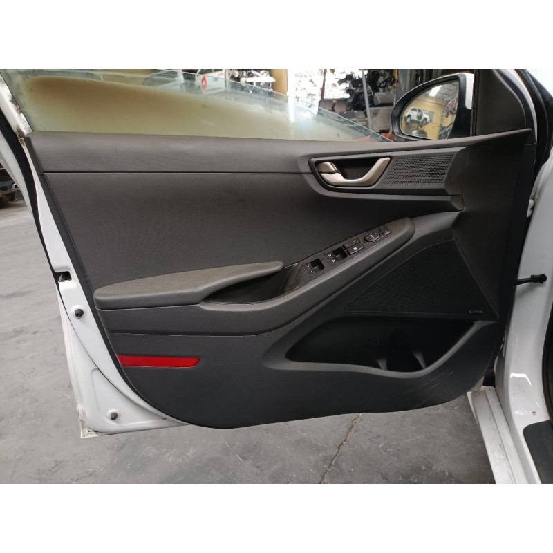 Recambio de guarnecido puerta delantera izquierda para hyundai ioniq hybrid referencia OEM IAM   