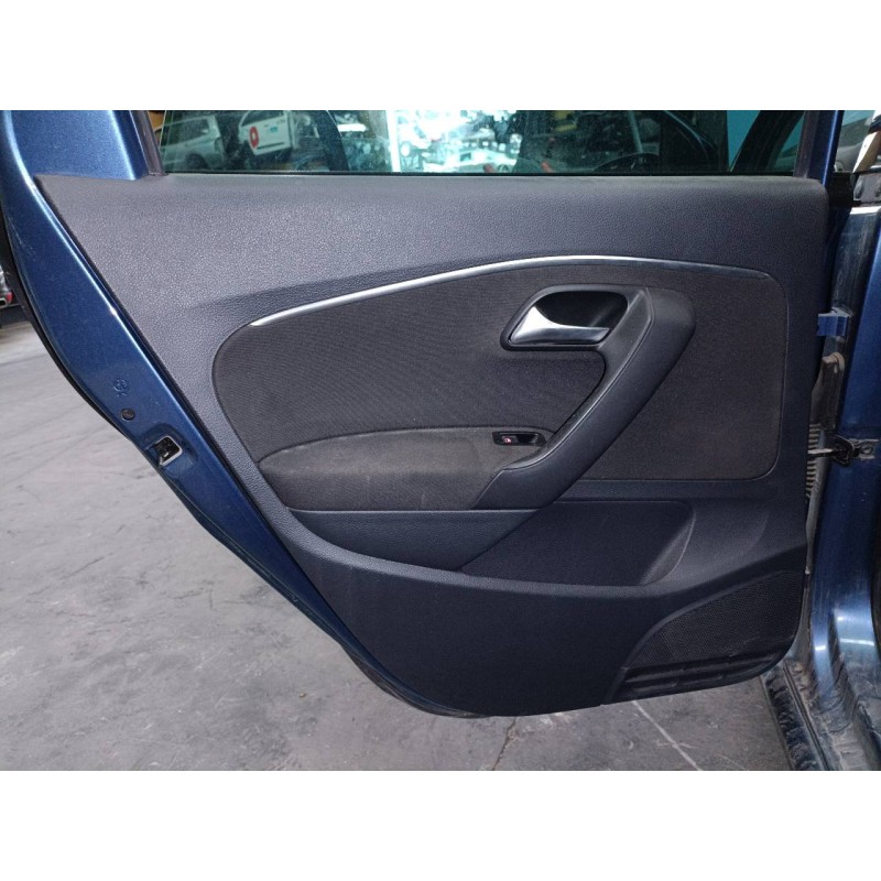 Recambio de guarnecido puerta trasera izquierda para volkswagen polo (6c1) highline bluemotion referencia OEM IAM   