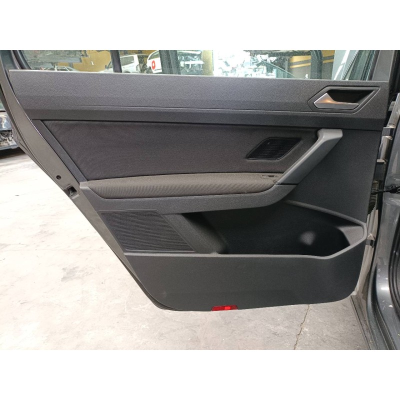 Recambio de guarnecido puerta trasera izquierda para volkswagen touran (5t1) advance bmt referencia OEM IAM   