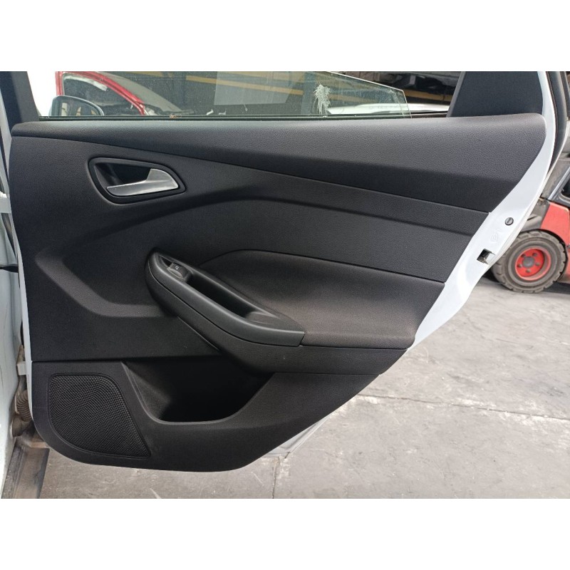 Recambio de guarnecido puerta trasera derecha para ford focus lim. (cb8) edition referencia OEM IAM   