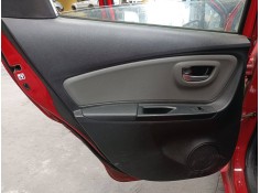 Recambio de guarnecido puerta trasera izquierda para toyota yaris hybrid active referencia OEM IAM   