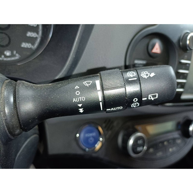 Recambio de mando limpia para toyota yaris hybrid active referencia OEM IAM   
